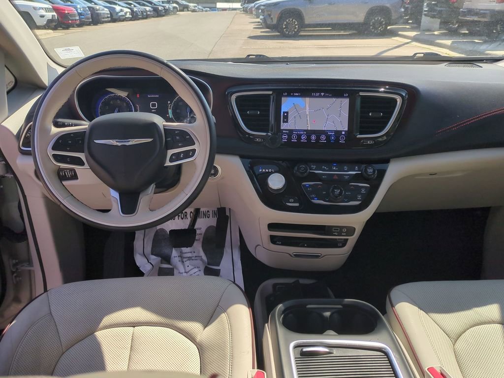 Used 2019 Chrysler Pacifica Limited w/ Tire & Wheel Group image 24