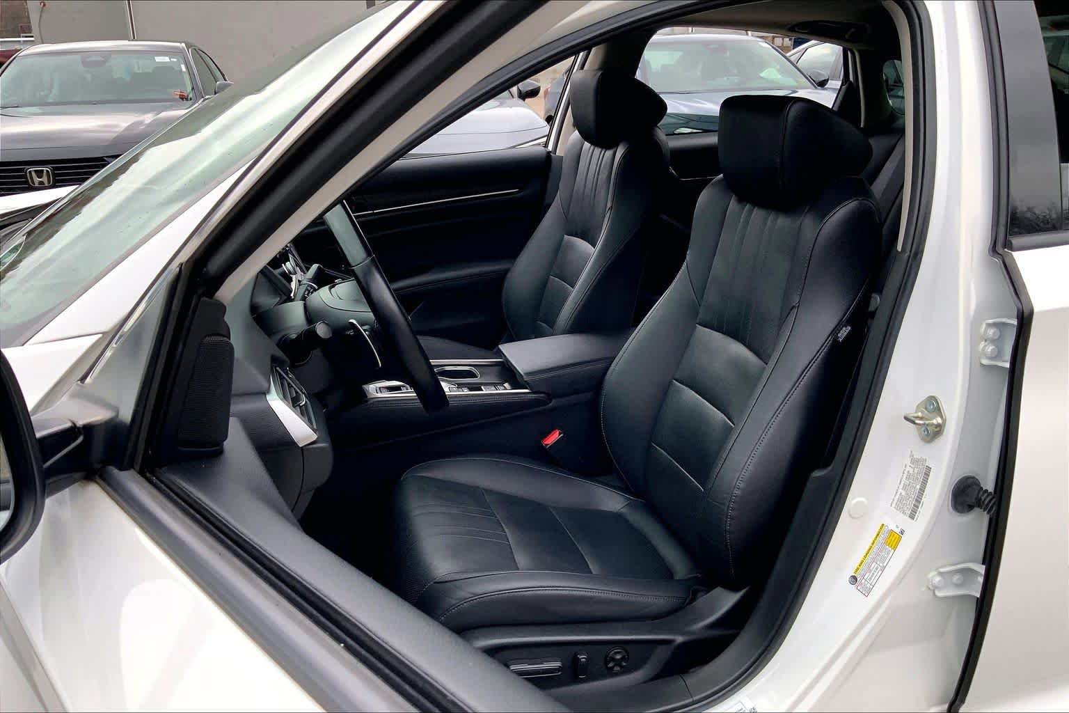 Used 2021 Honda Accord Touring image 9