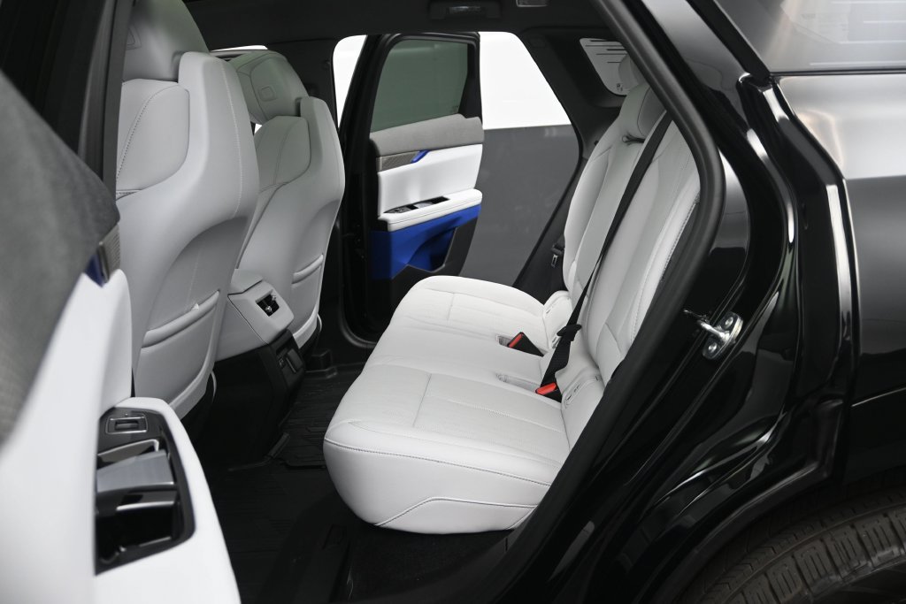 New 2027 Cadillac Optiq Premium Luxury w/ LPO, Floor Liner Package AWD/4WD image 13
