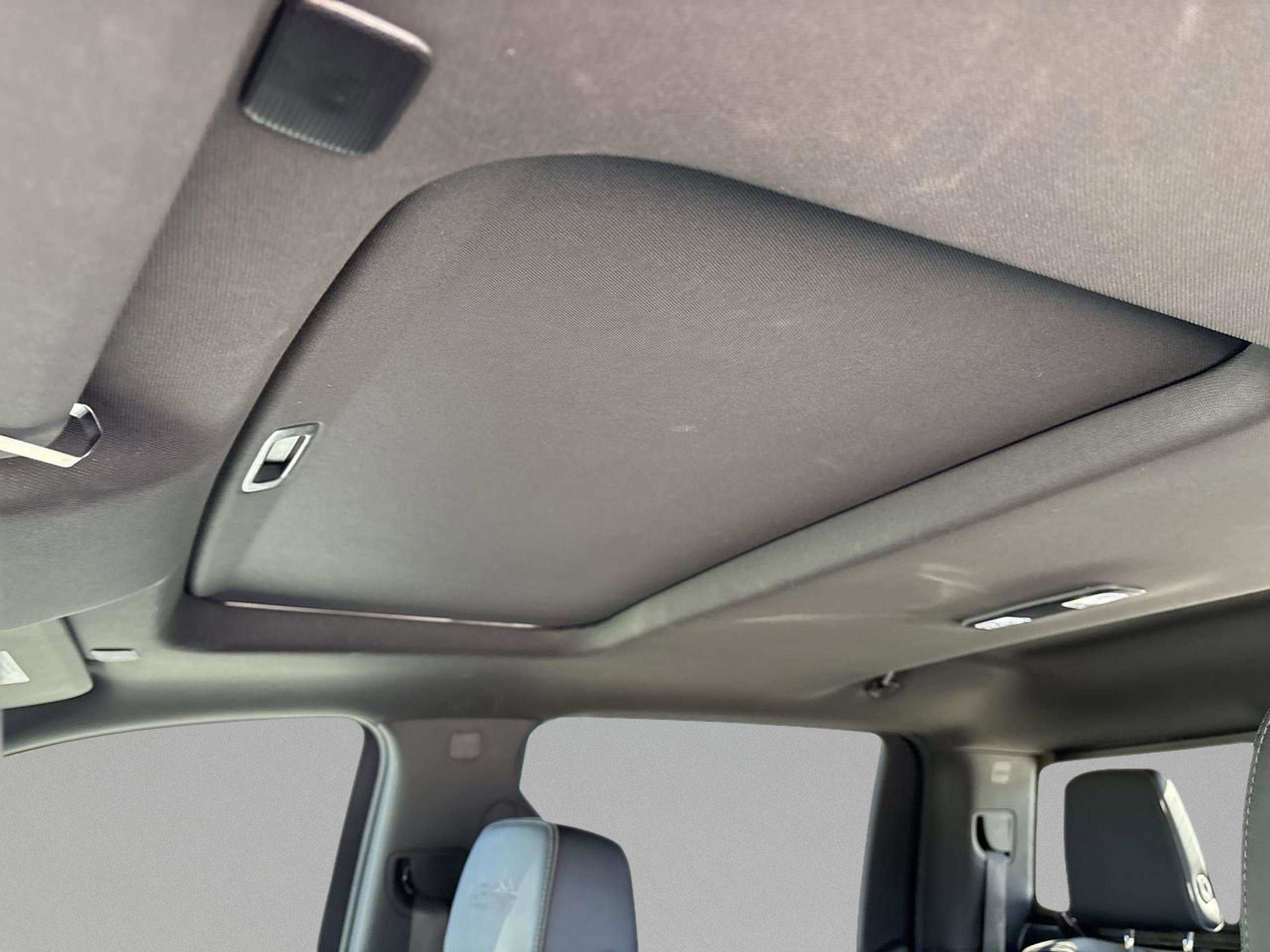 Used 2020 Chevrolet Silverado 1500 High Country w/ Technology Package image 30