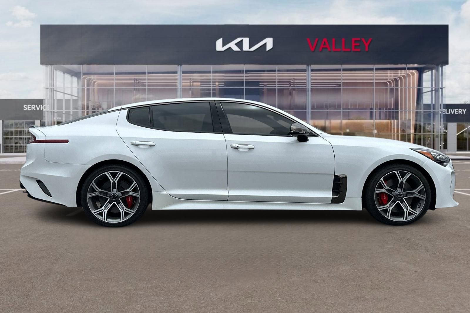 Used 2018 Kia Stinger GT2 RWD image 3
