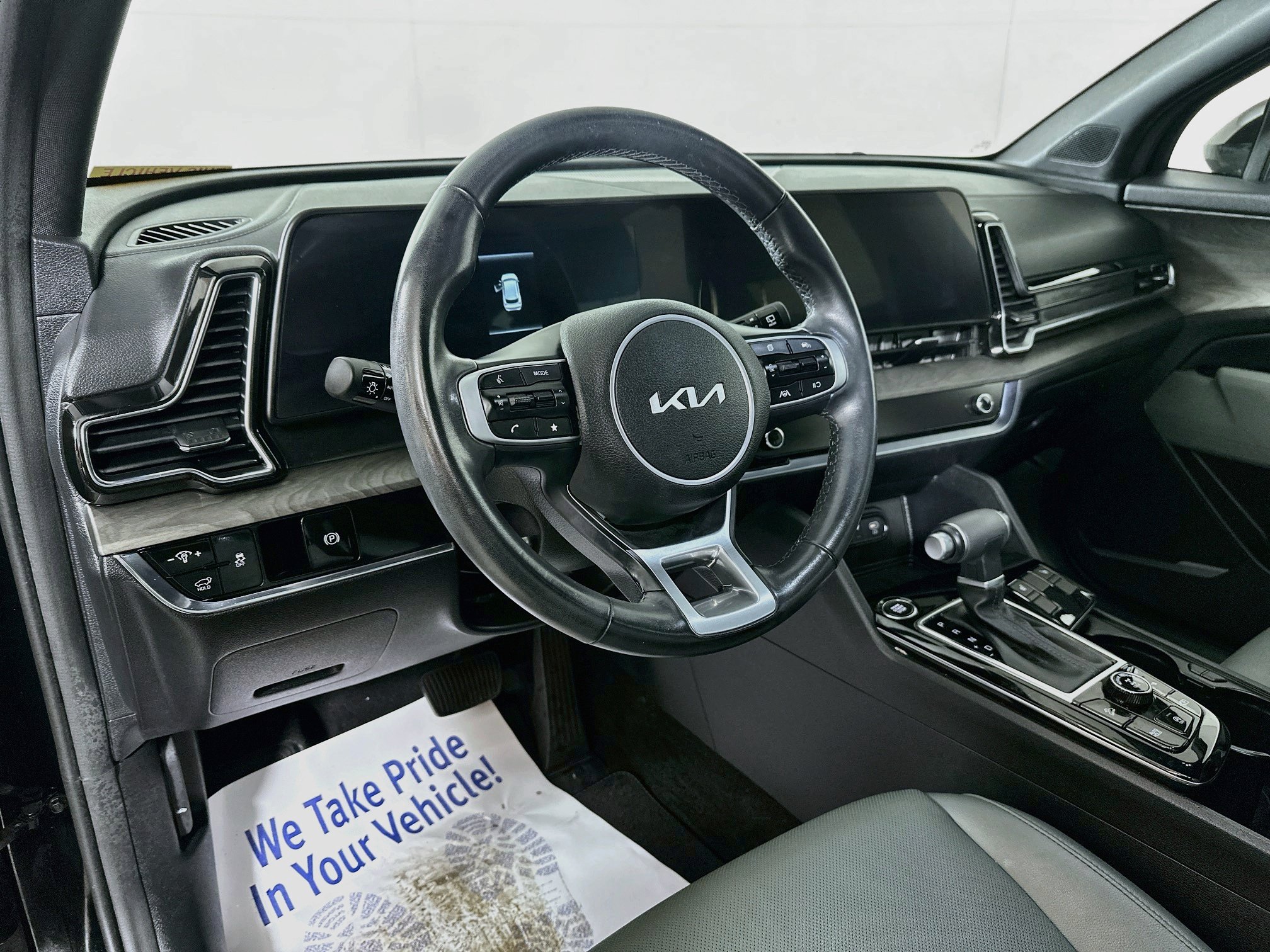 Certified 2025 Kia Sportage X-Line w/ Premium Package AWD/4WD image 9