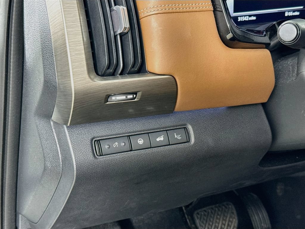 Used 2023 Nissan Pathfinder Platinum AWD/4WD image 12