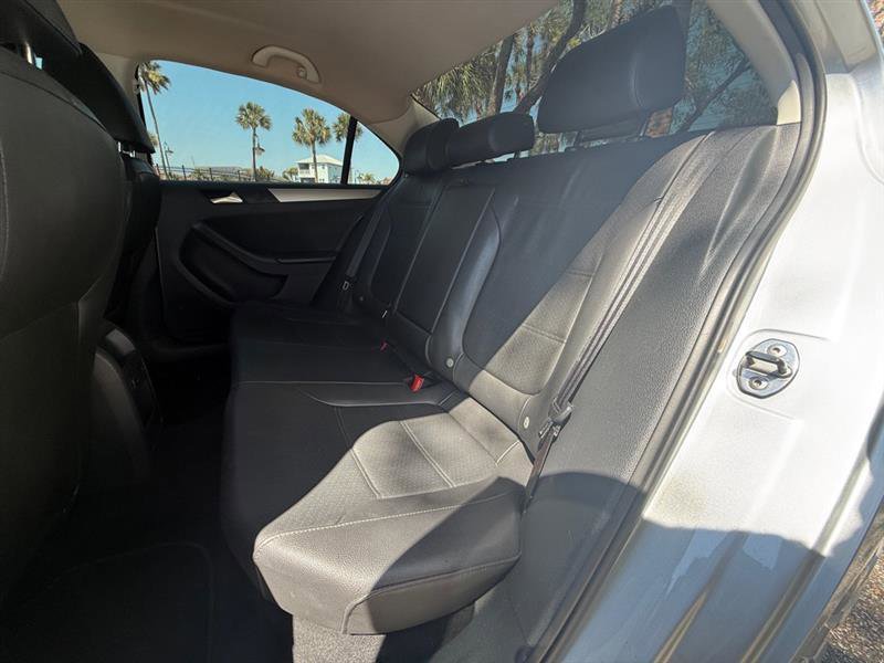 Used 2013 Volkswagen Jetta SE FWD image 11