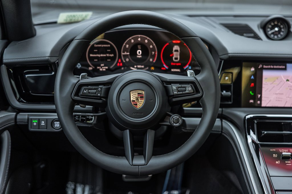 Used 2025 Porsche Panamera image 13