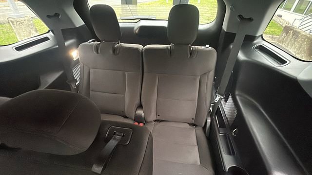 Used 2023 Ford Explorer XLT AWD/4WD image 31