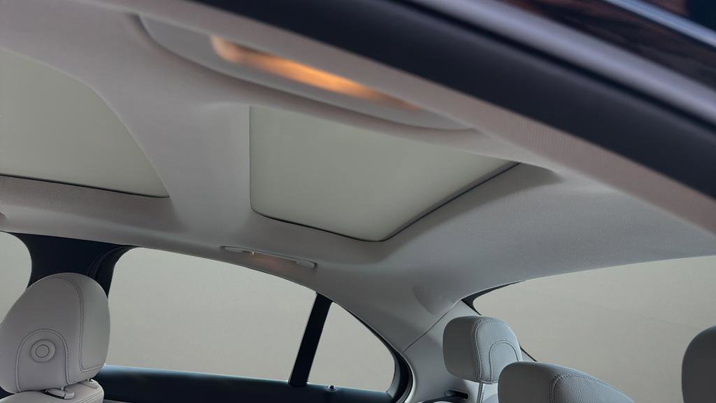 Used 2015 Mercedes-Benz C 300 4MATIC Sedan image 17