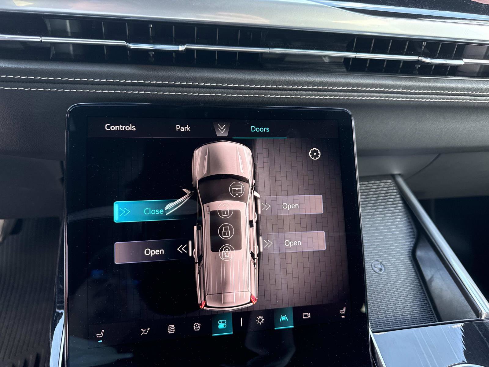 Certified 2025 Cadillac Escalade Sport w/ Touring Package image 28