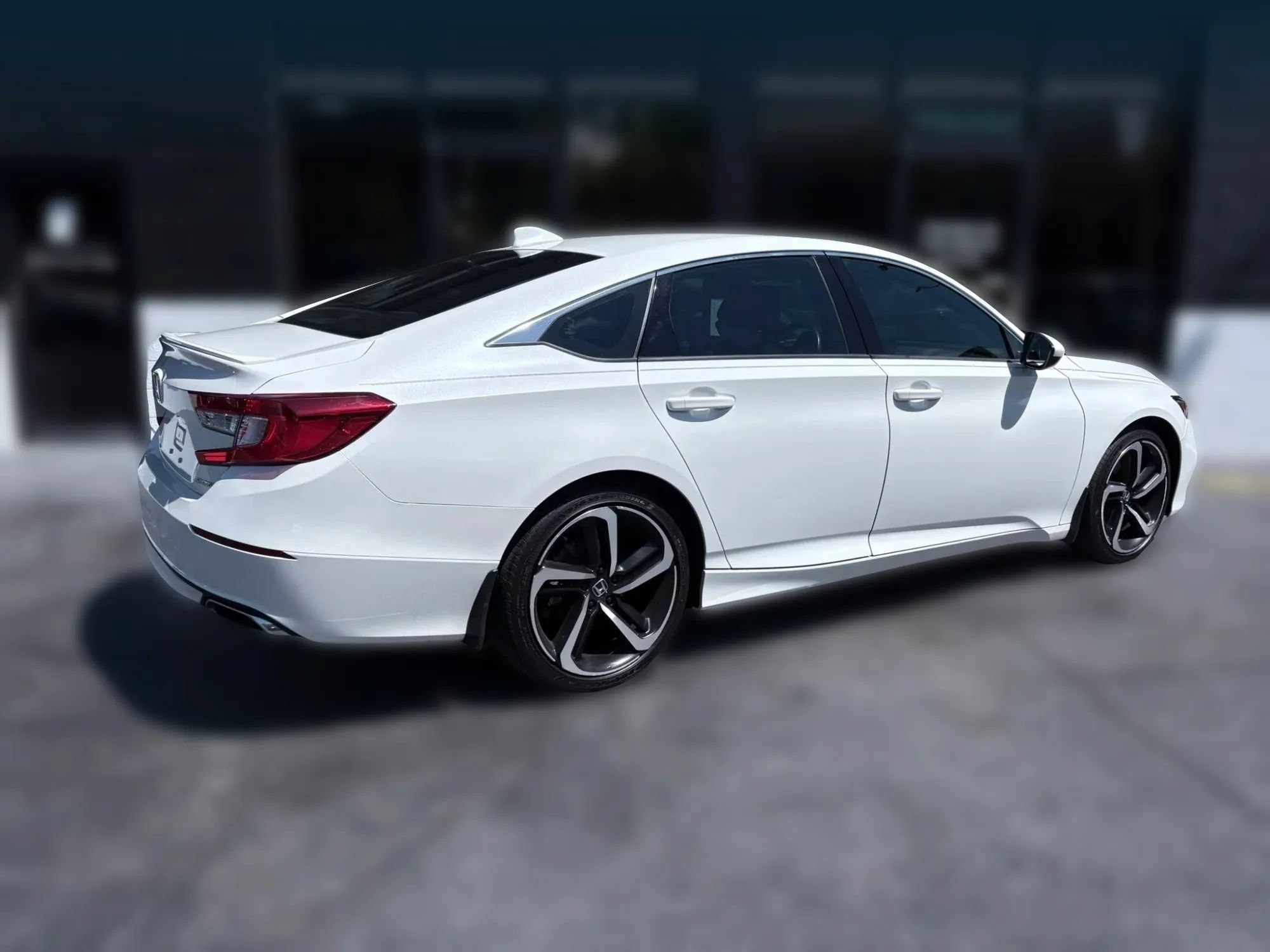 Used 2018 Honda Accord Sport image 5