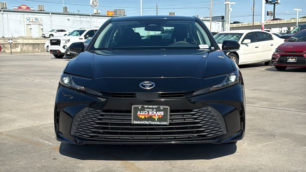 Used 2025 Toyota Camry LE image 8