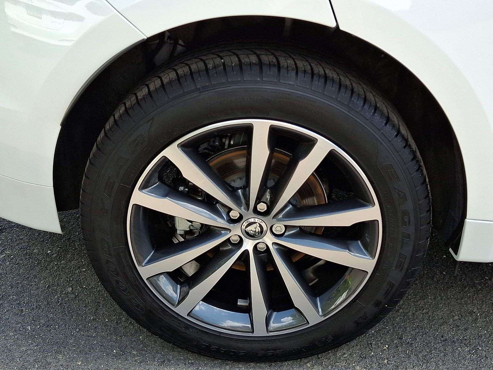 Used 2025 Jaguar F-PACE R-Dynamic S image 11