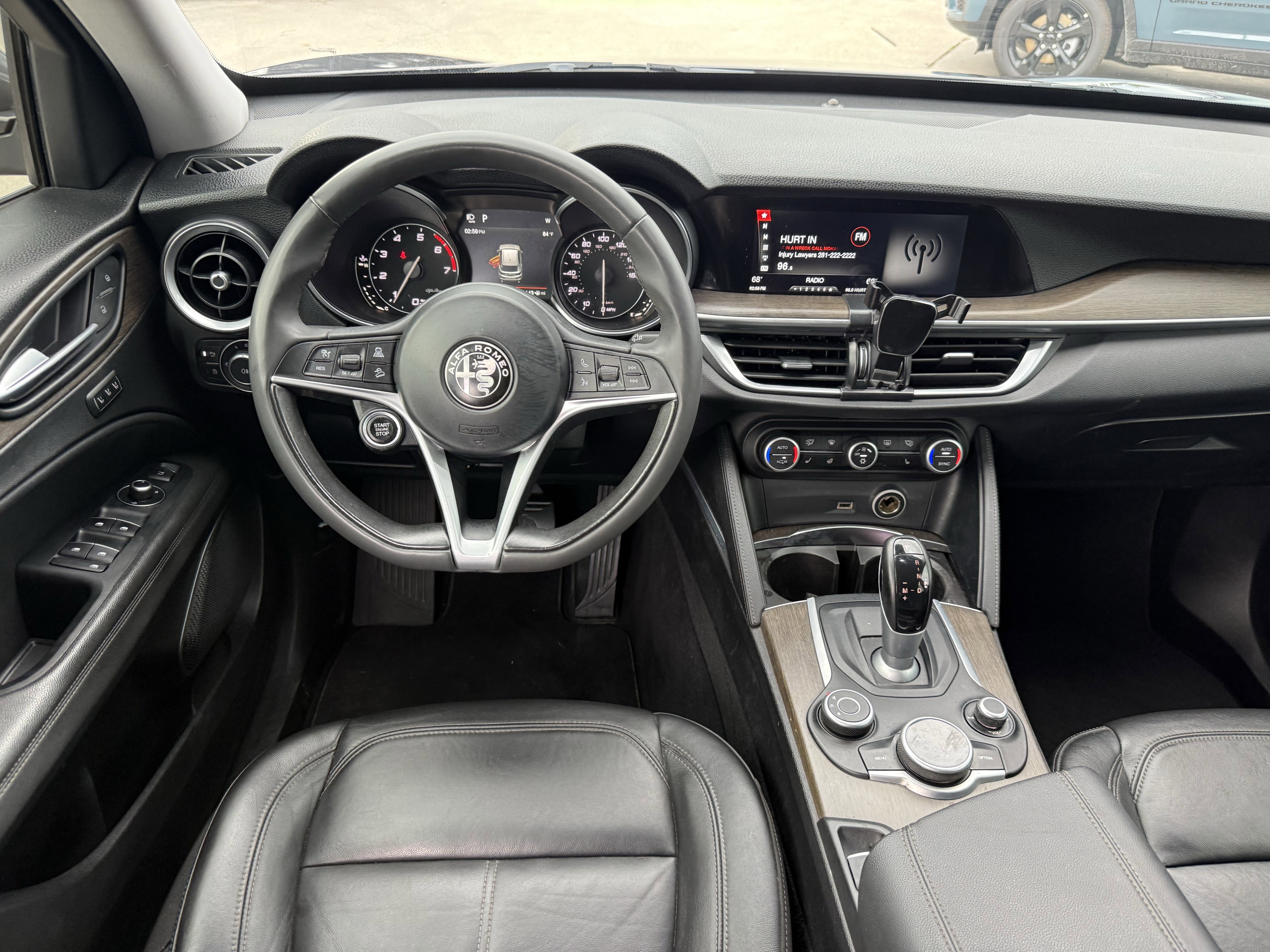 Used 2018 Alfa Romeo Stelvio Ti AWD/4WD image 14