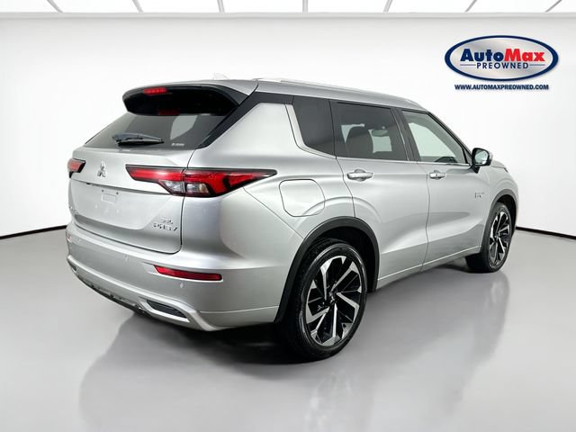 Used 2023 Mitsubishi Outlander SEL AWD/4WD image 2