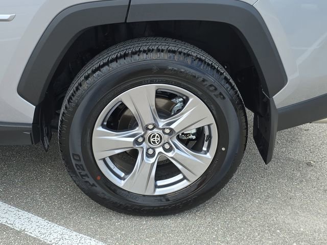 Used 2025 Toyota RAV4 LE image 32