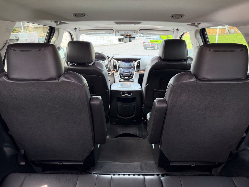 Used 2020 Cadillac Escalade Luxury AWD/4WD image 17