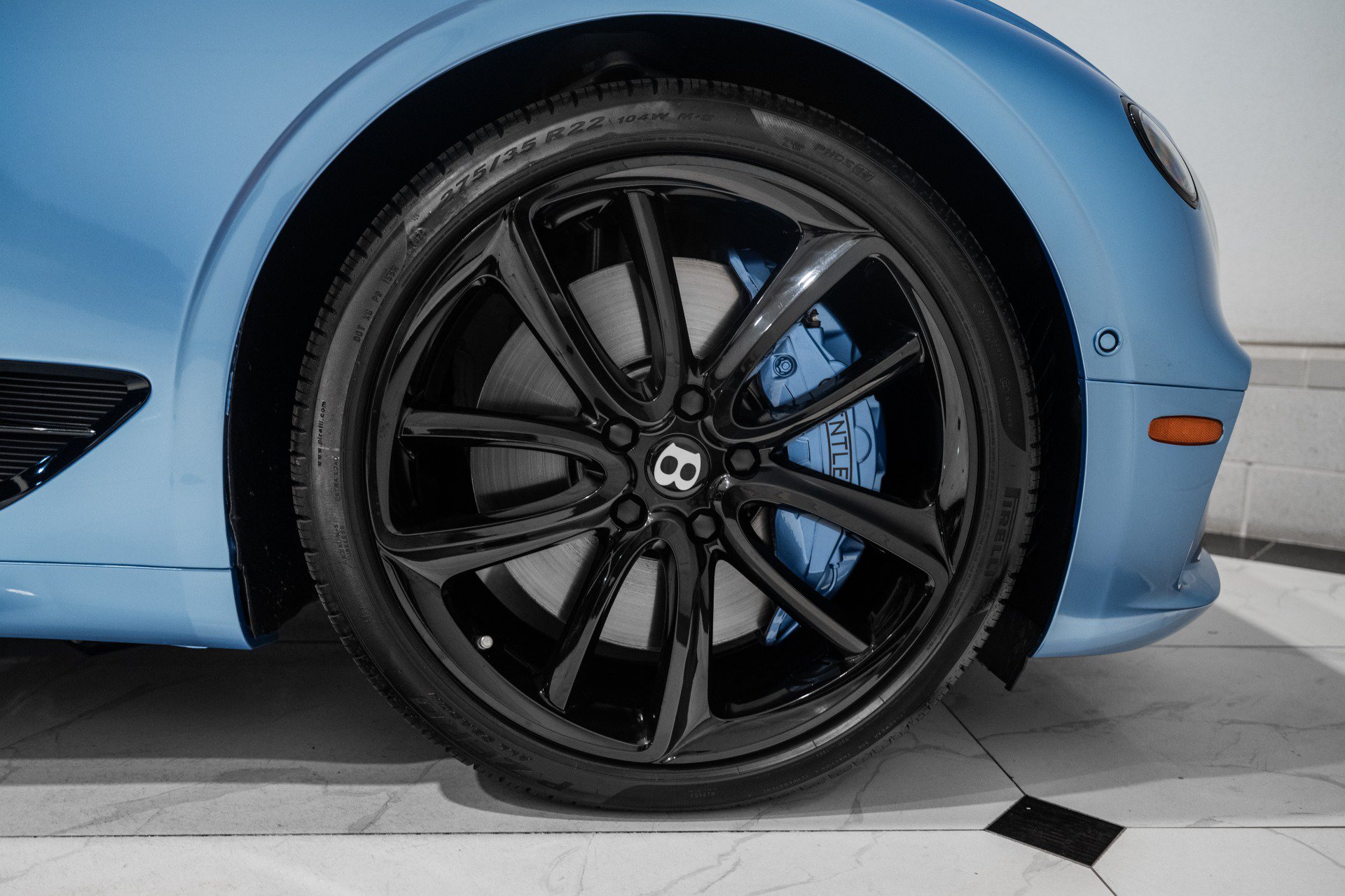 Certified 2022 Bentley Continental GT V8 AWD/4WD image 17