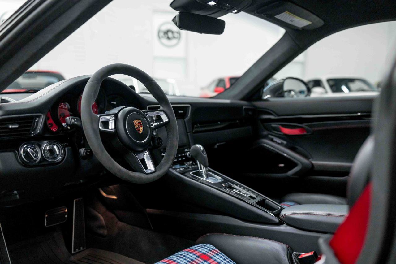 Used 2018 Porsche 911 Carrera T RWD image 2
