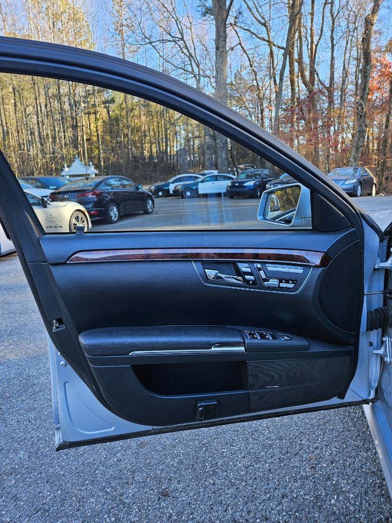Used 2010 Mercedes-Benz S 400 image 11