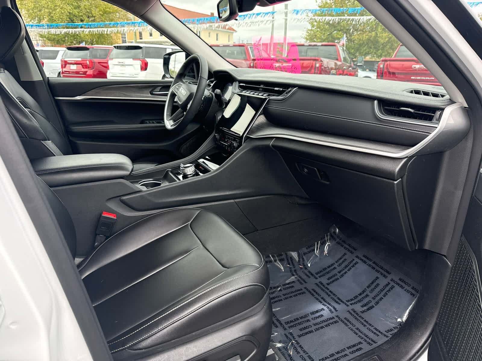 Used 2023 Jeep Grand Cherokee L Limited AWD/4WD image 17