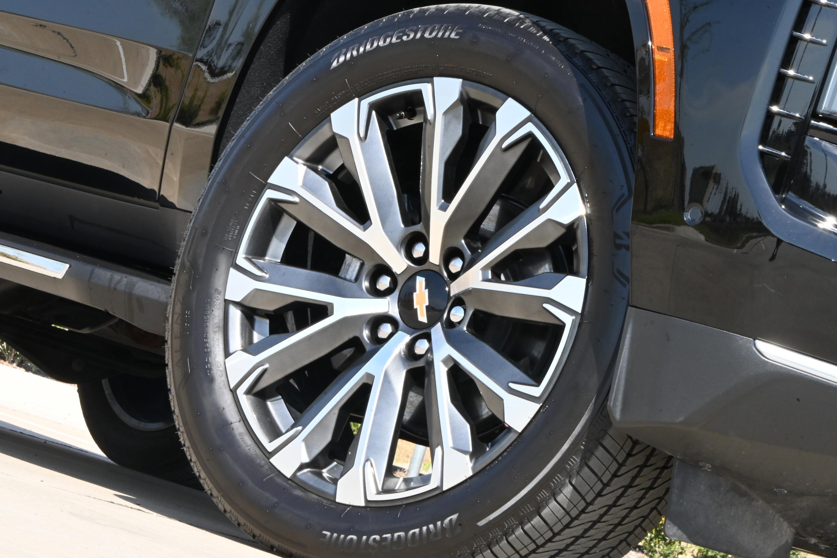 Used 2026 Chevrolet Tahoe High Country w/ Sun And Tow Package AWD/4WD image 9