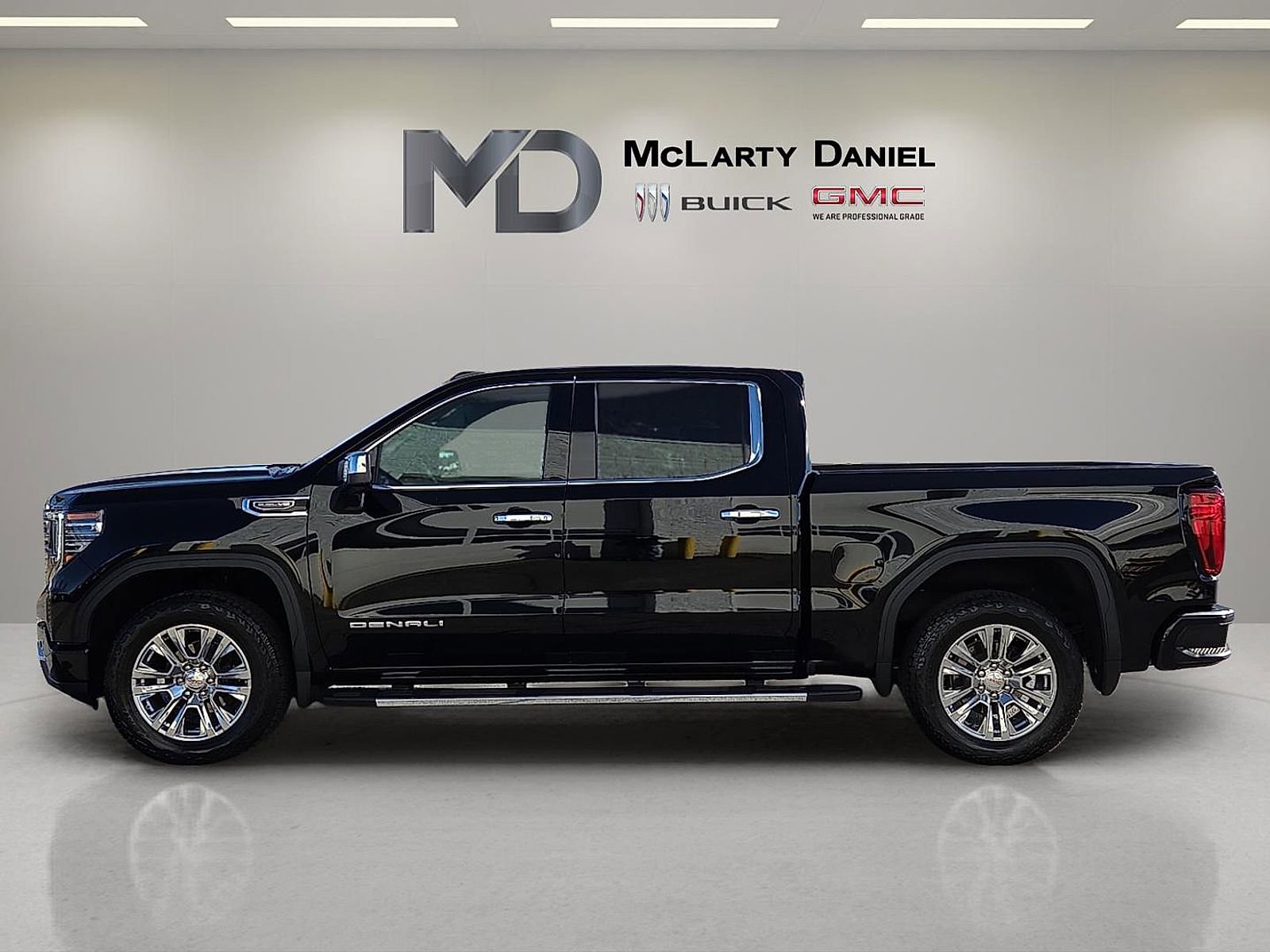 Used 2024 GMC Sierra 1500 Denali image 3