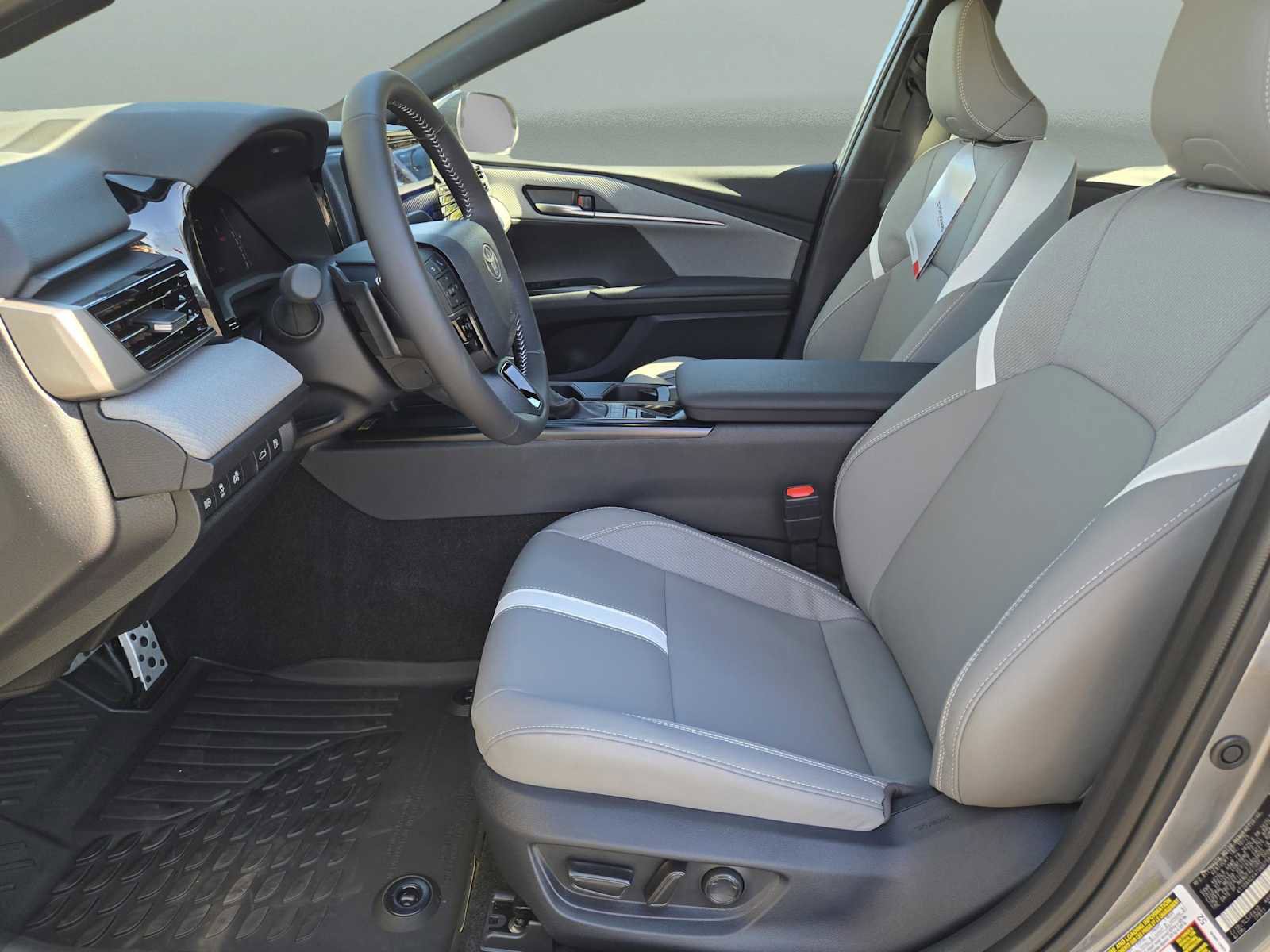 Used 2026 Toyota Camry SE w/ Convenience Package image 18