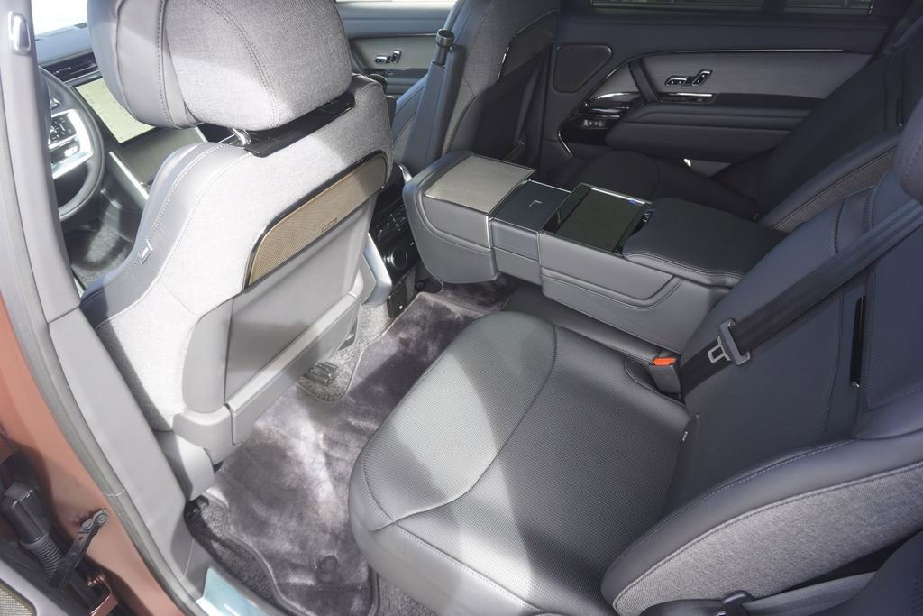 New 2026 Land Rover Range Rover SV image 29