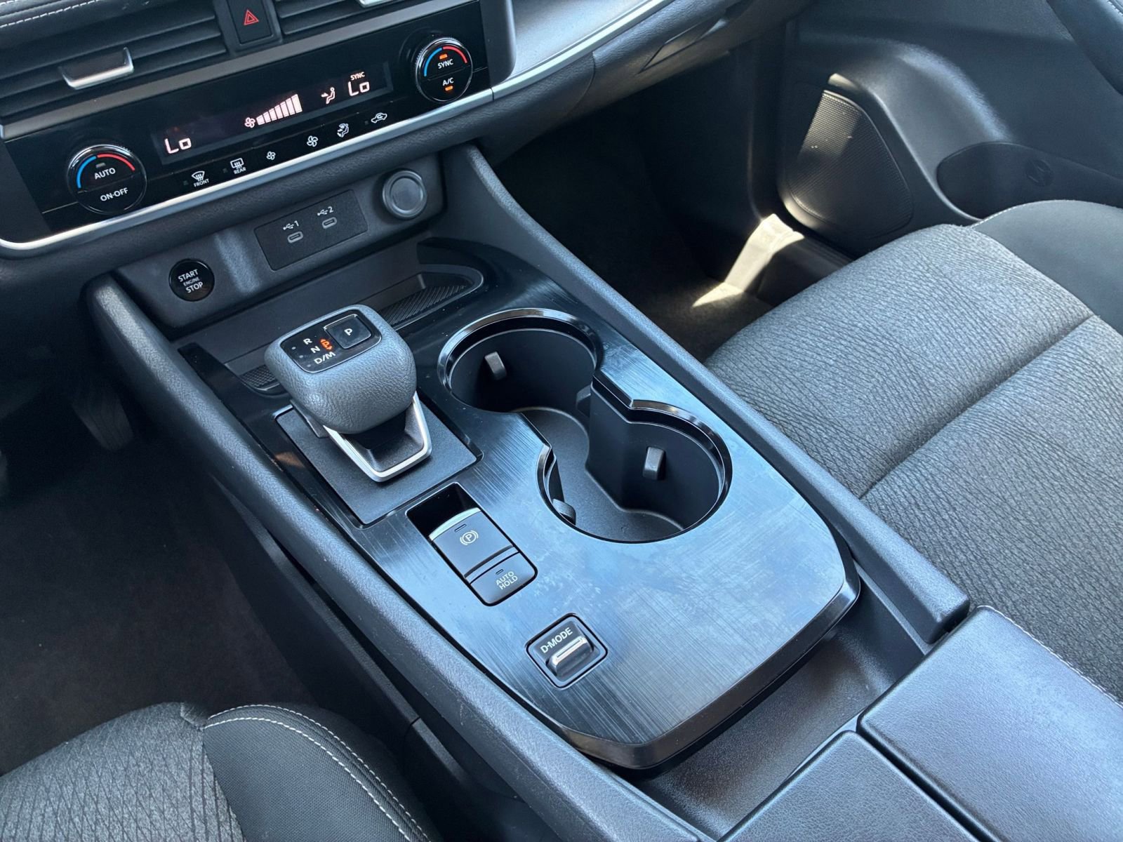 Used 2025 Nissan Rogue SV FWD image 43