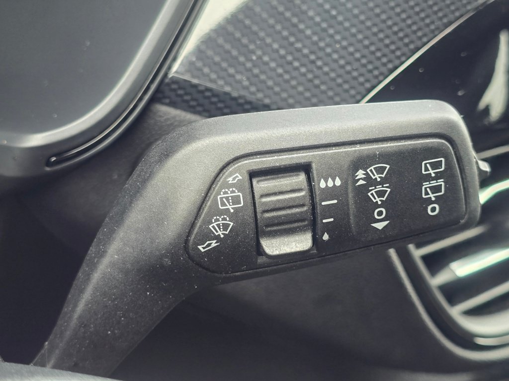 Used 2025 Ford Escape ST-Line Select AWD/4WD image 45