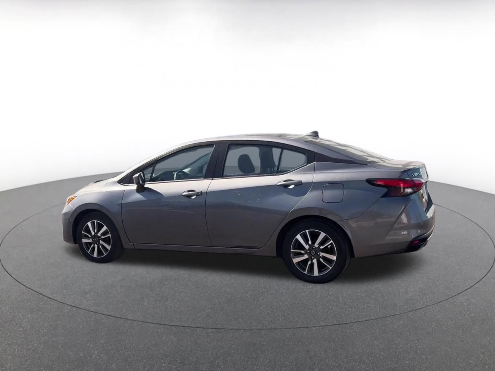 Used 2025 Nissan Versa SV image 10