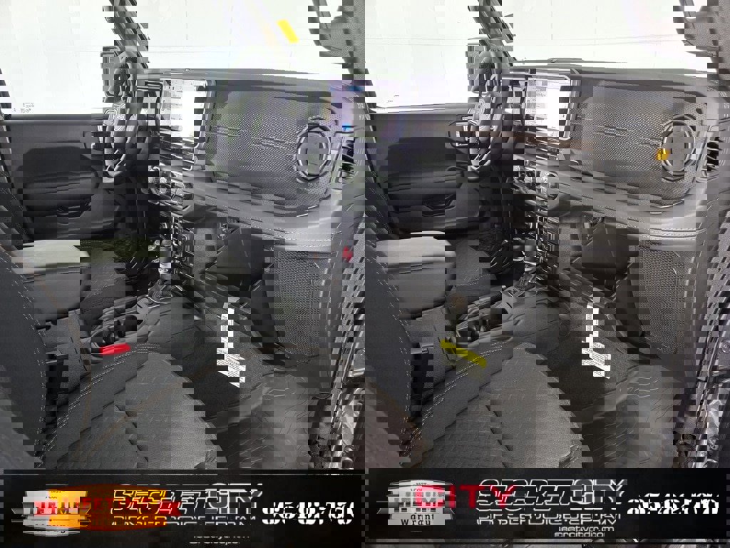 New 2025 Jeep Gladiator Mojave image 29