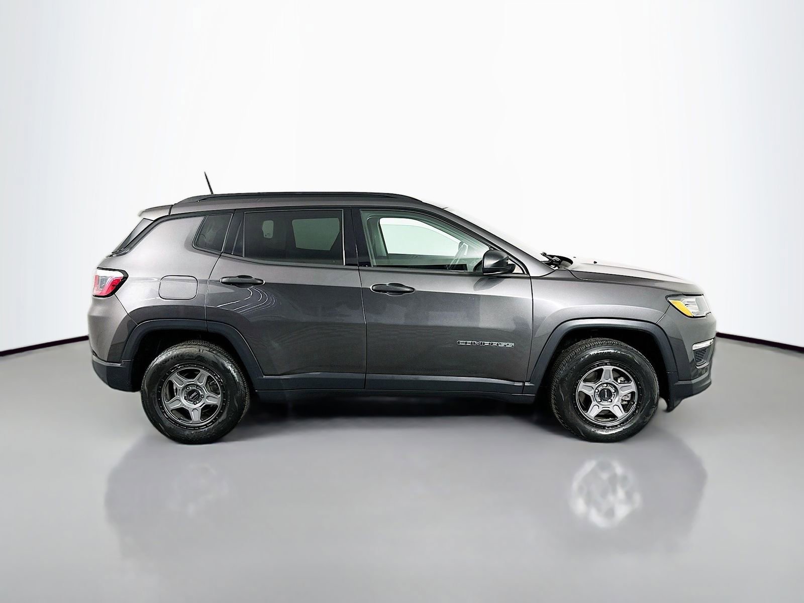 Used 2018 Jeep Compass Sport image 10