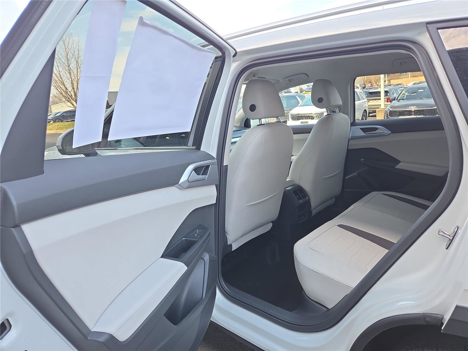 New 2026 Volkswagen Taos SE image 22