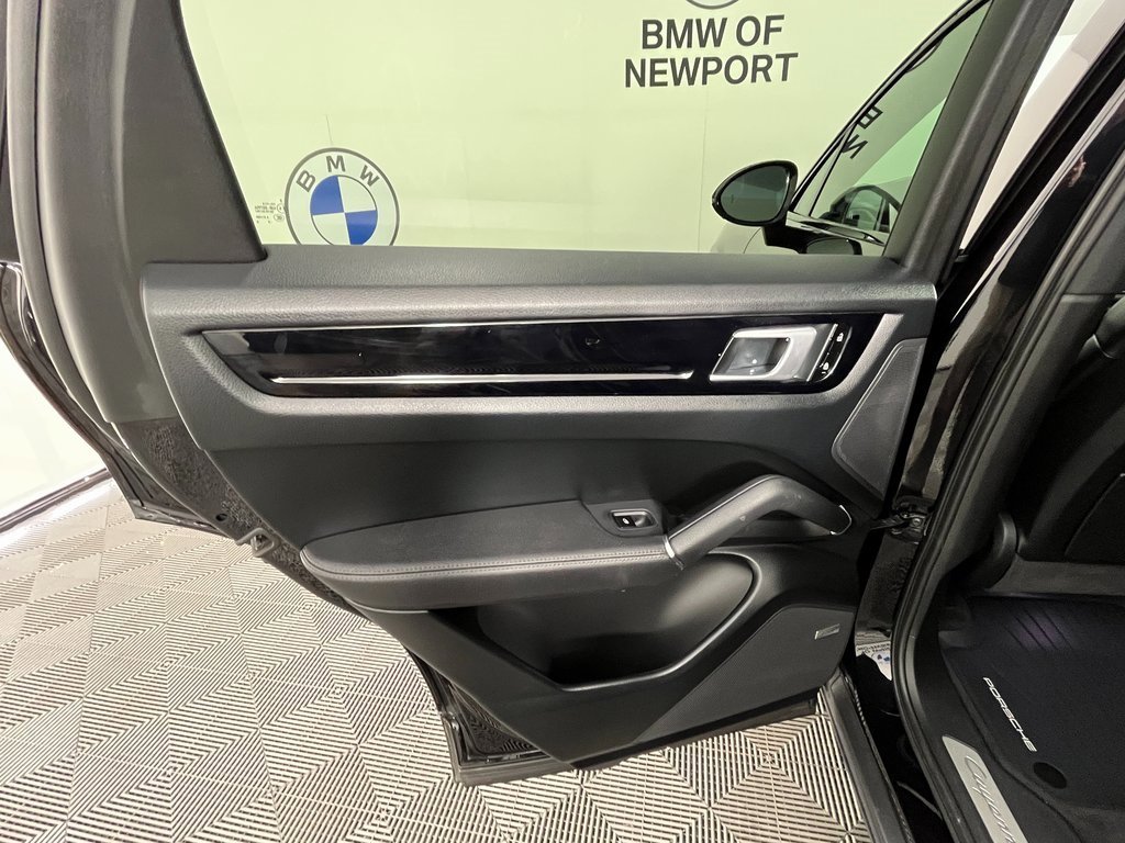 Used 2020 Porsche Cayenne S image 27