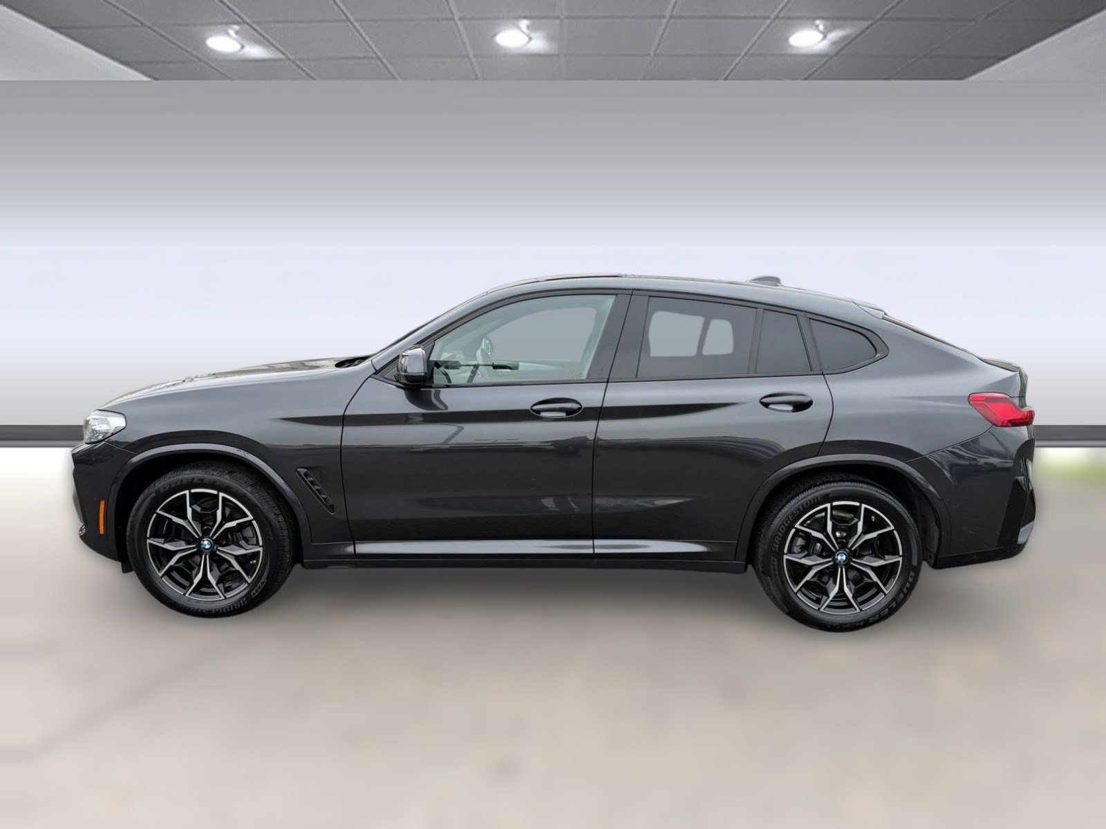 Certified 2025 BMW X4 xDrive30i image 2