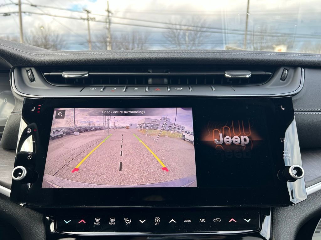 New 2026 Jeep Grand Cherokee Altitude image 22