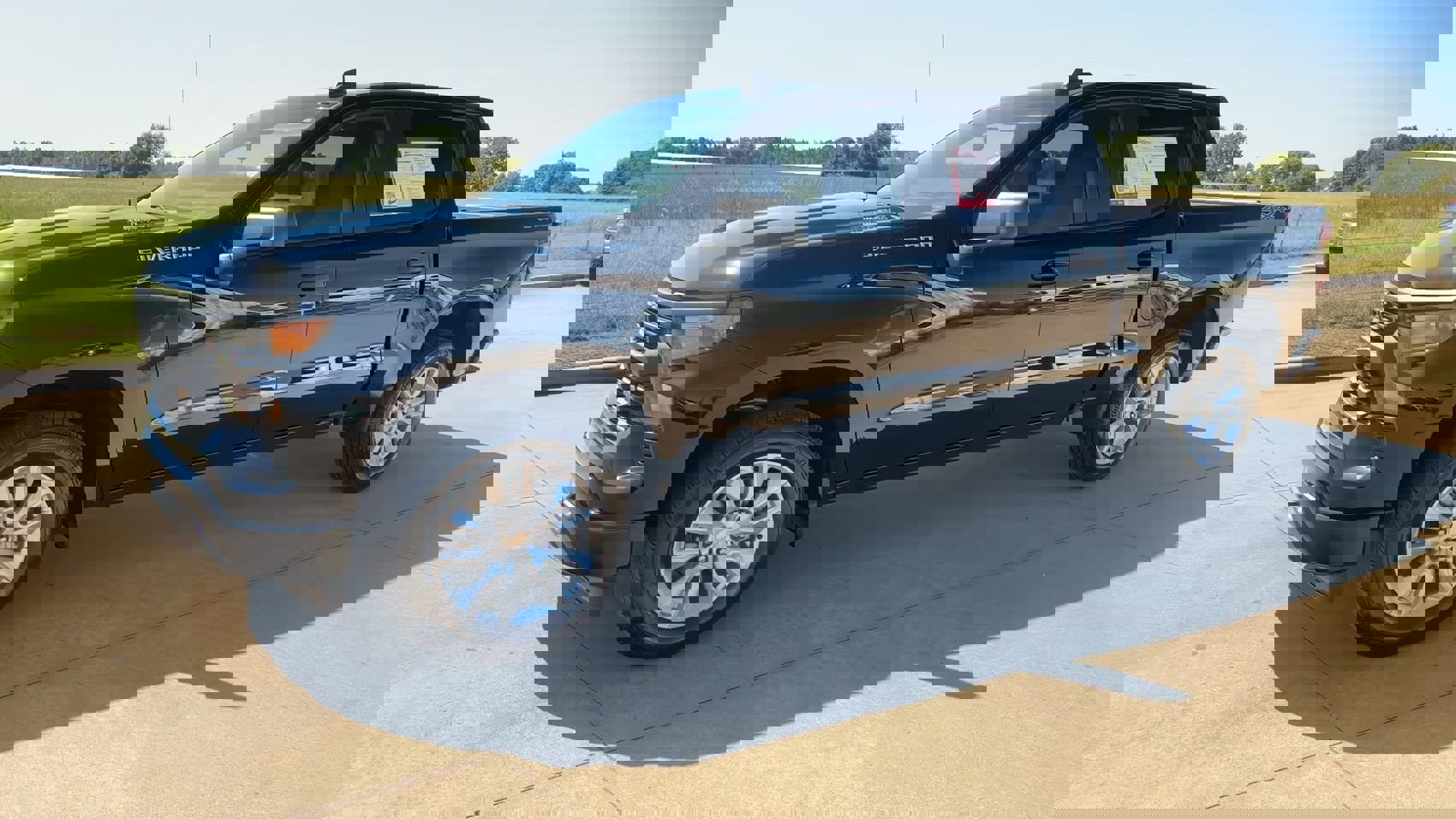 Used 2025 Chevrolet Silverado 1500 Custom image 5