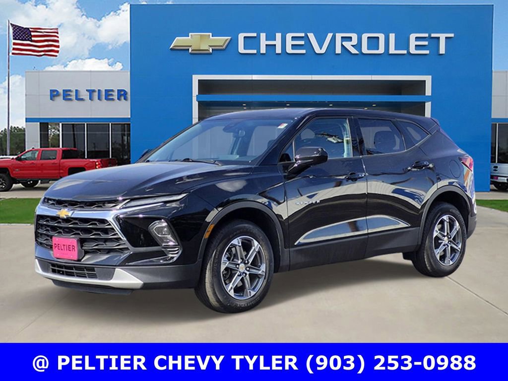 Used 2023 Chevrolet Blazer LT w/ Driver Confidence Package FWD image 3