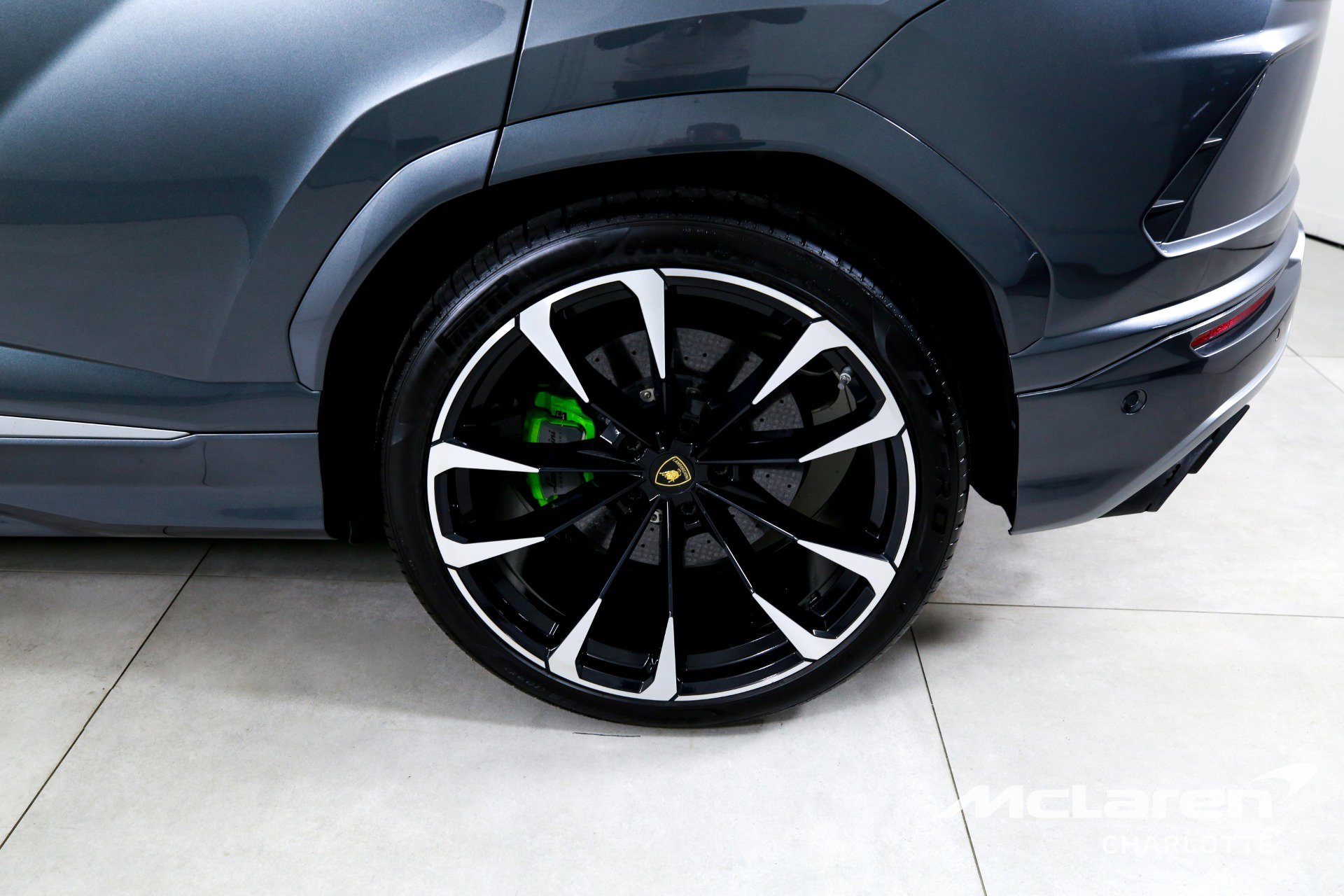 Used 2020 Lamborghini Urus image 35