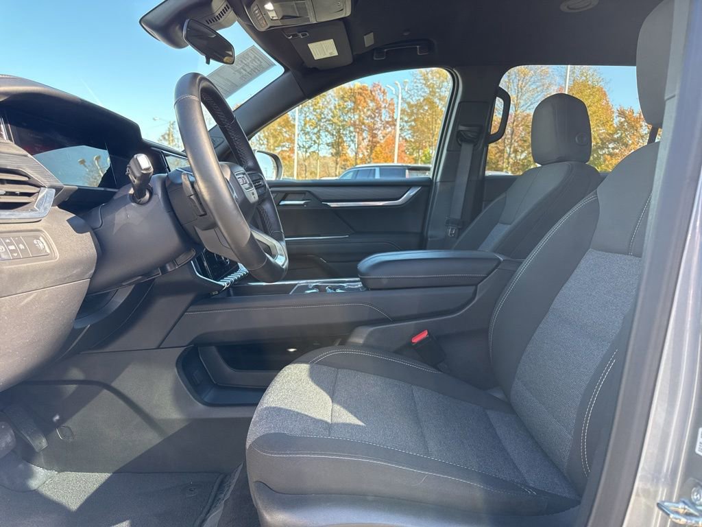 Used 2025 GMC Acadia Elevation FWD image 9