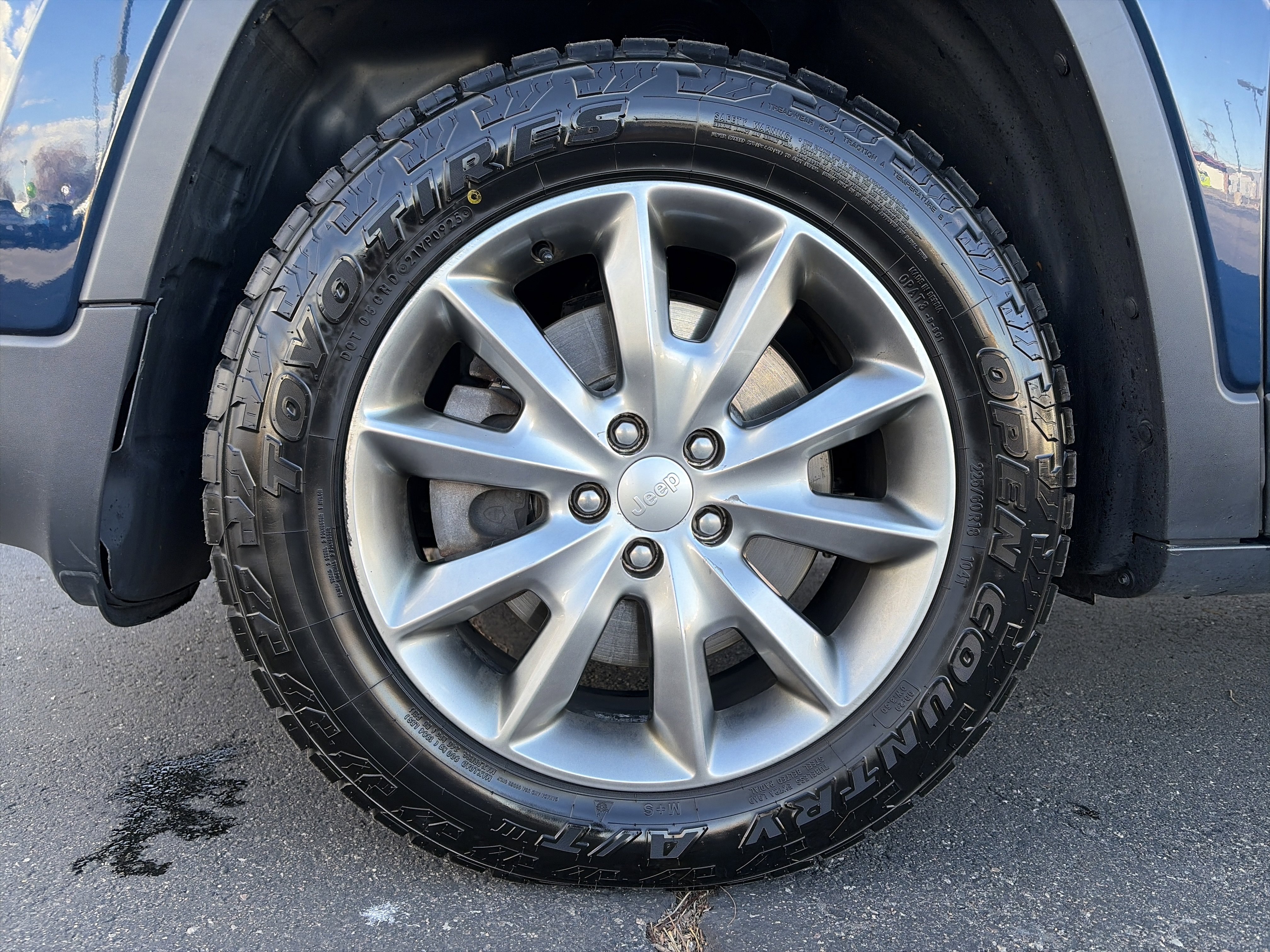 Used 2018 Jeep Cherokee Limited image 12