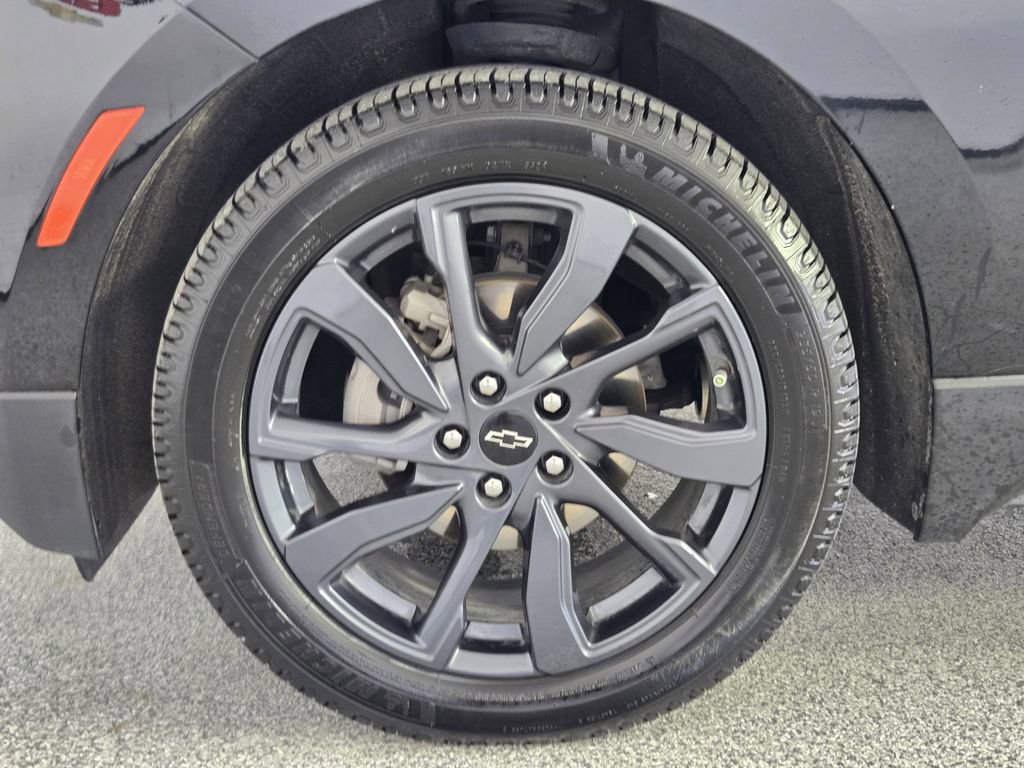 Used 2023 Chevrolet Equinox RS w/ RS Leather Package FWD image 14