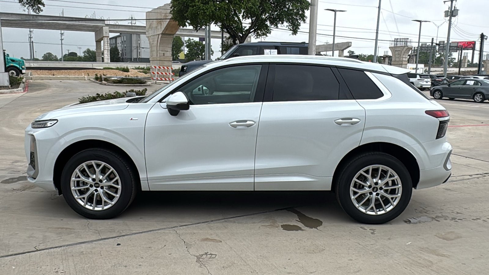 New 2026 Audi Q3 quattro 2.0T AWD/4WD image 4