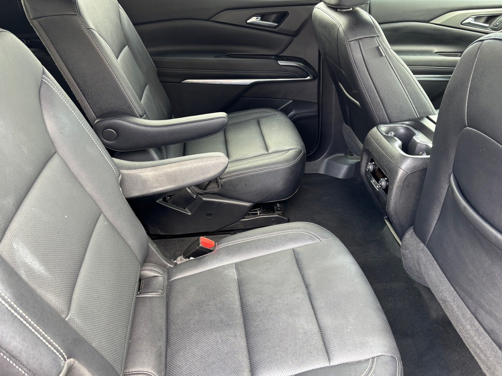 Used 2025 Chevrolet Traverse LT AWD/4WD image 29