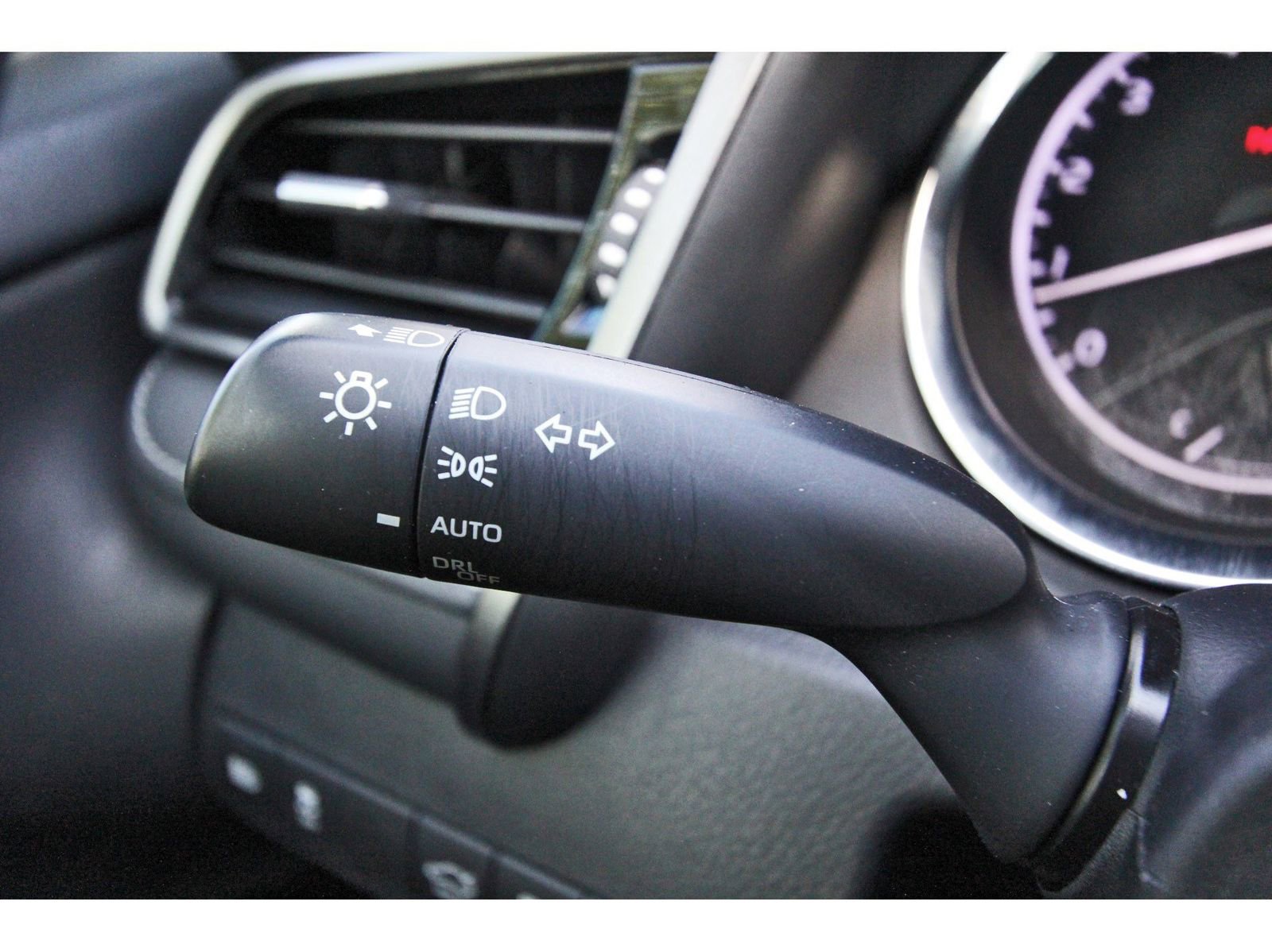 Used 2020 Toyota Camry SE image 17