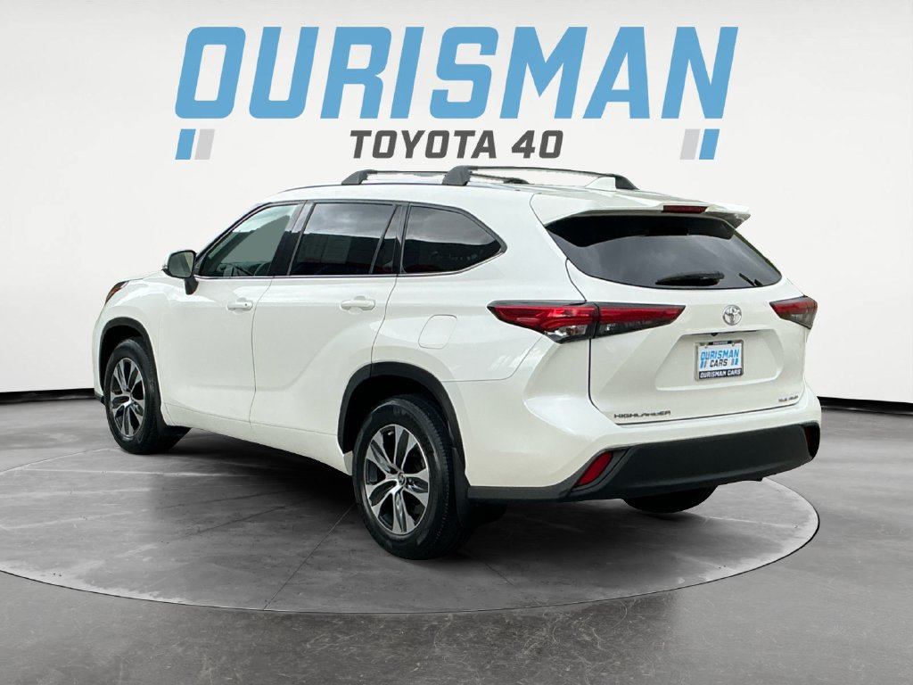 Used 2021 Toyota Highlander XLE AWD/4WD image 5