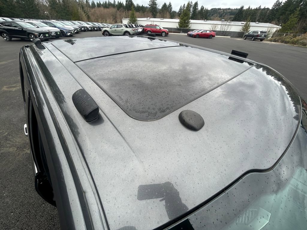 Used 2016 Ford F150 Platinum w/ Equipment Group 701A Luxury image 28