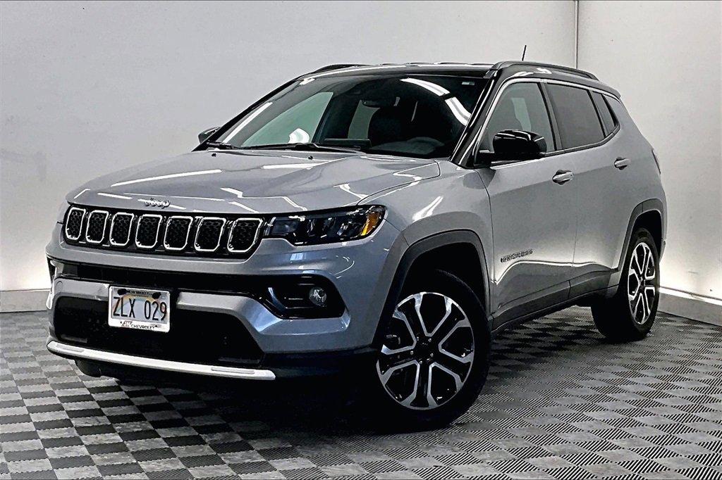 Used 2024 Jeep Compass Limited image 1