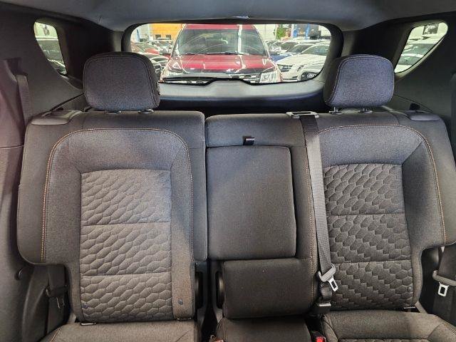 Used 2018 Chevrolet Equinox LT FWD image 32