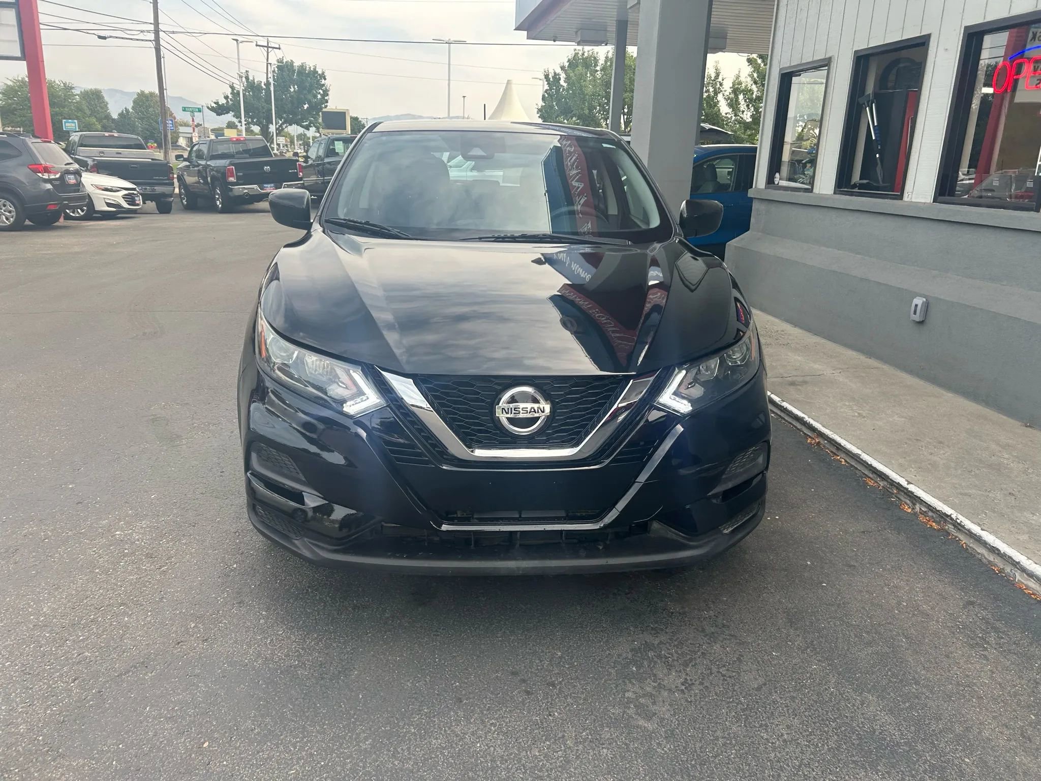Used 2020 Nissan Rogue Sport S image 22